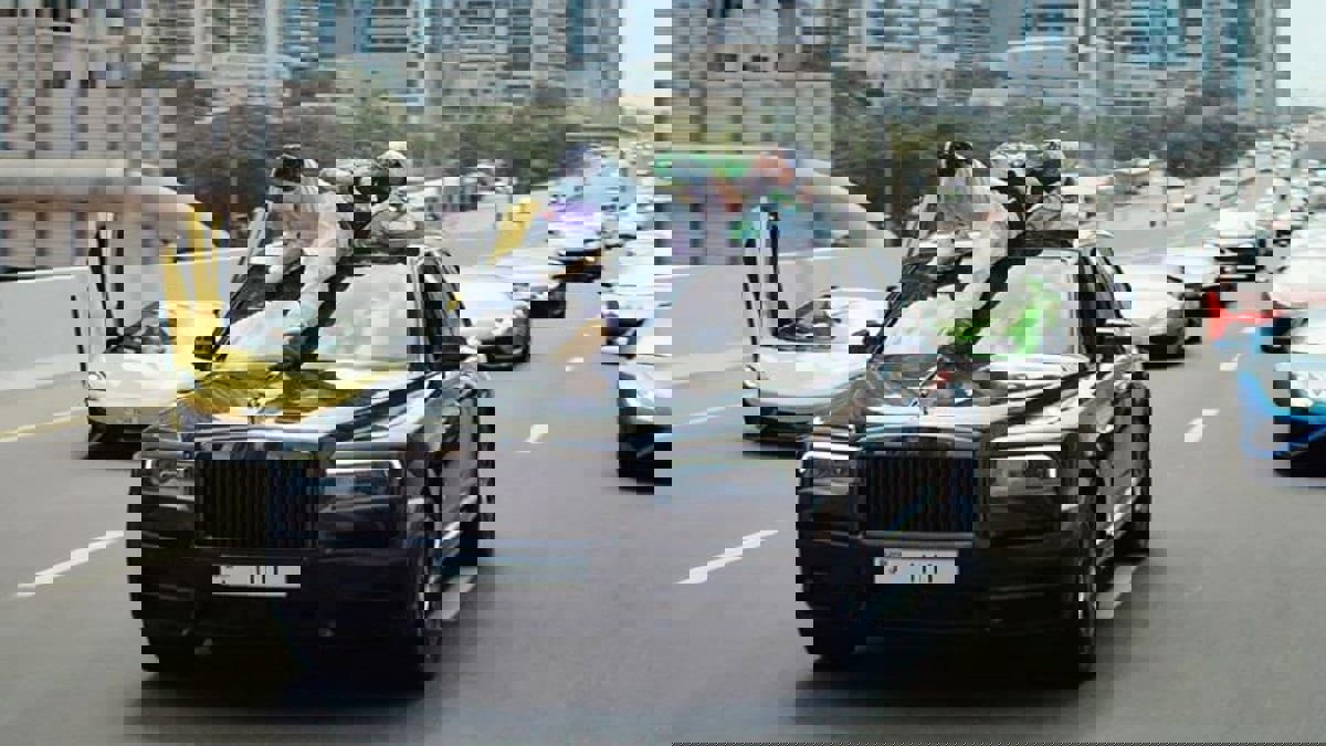 محمد رمضان يتبرع بعائد كليب "ڤيرساتشي بيبي" لصالح الهلال الأحمر الفلسطيني