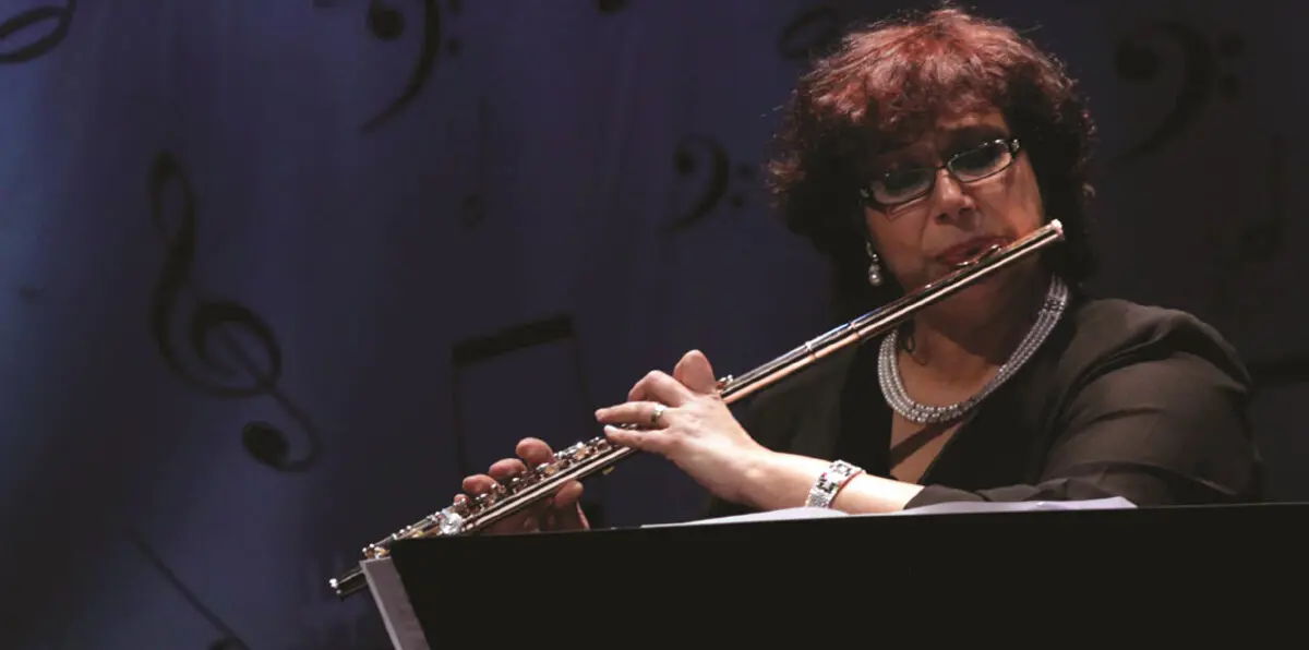 إيناس عبد الدايم.. من عازفة فلوت إلى أول وزيرة للثقافة في مصر