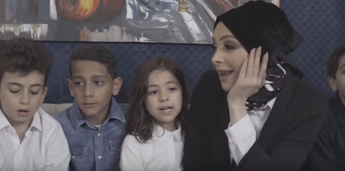 بعد توبتها وارتدائها الحجاب.. أمل حجازي تطرح أنشودتها "هداية" (فيديو)