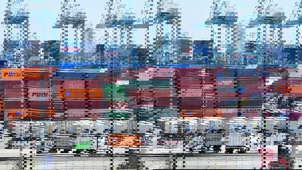 الصين تعلق فرض تعريفات جمركية على بعض السلع الأمريكية‎