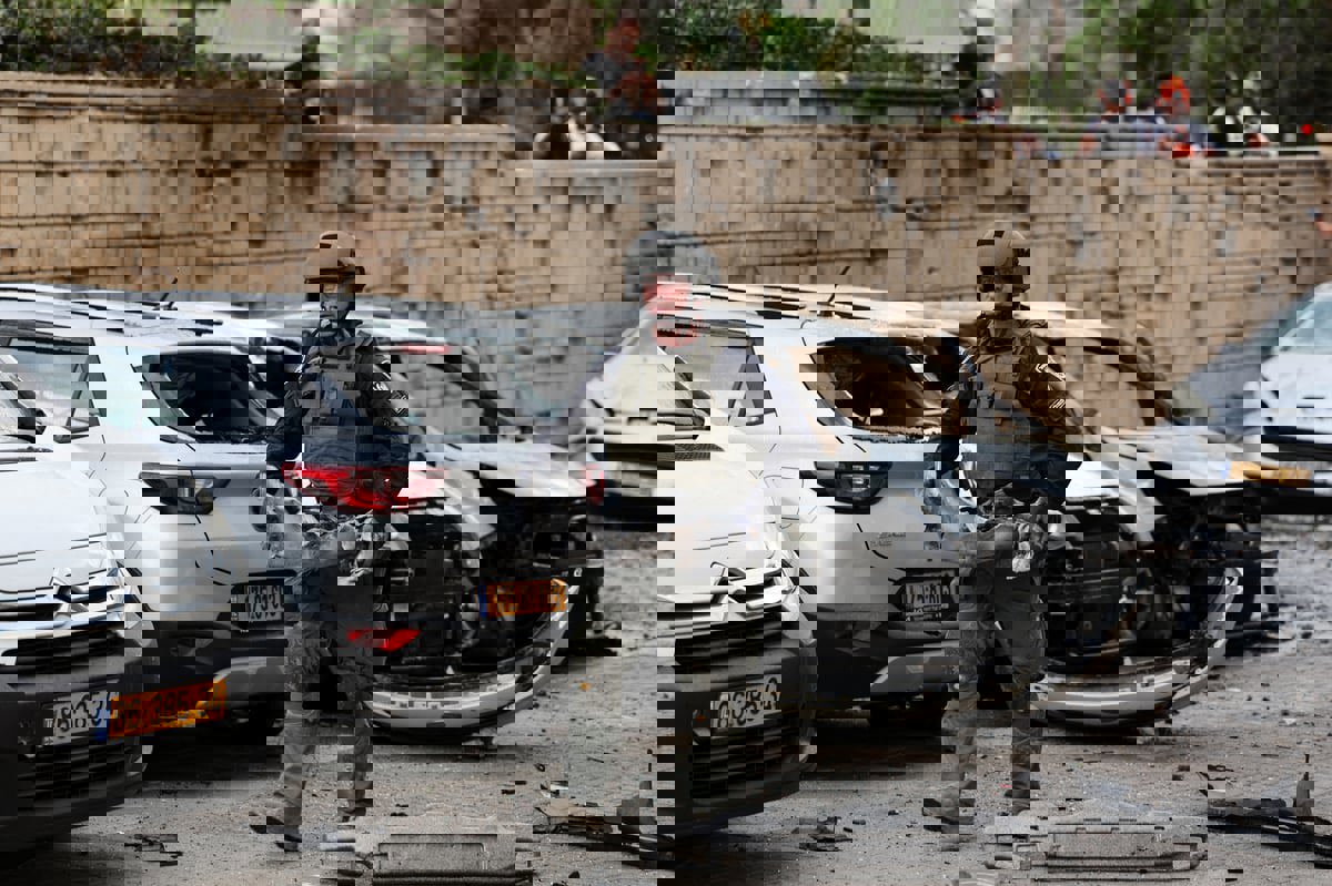 ‪ مواجهات عنيفة بين القوات الإسرائيلية وفلسطينيين بالقدس الشرقية‬