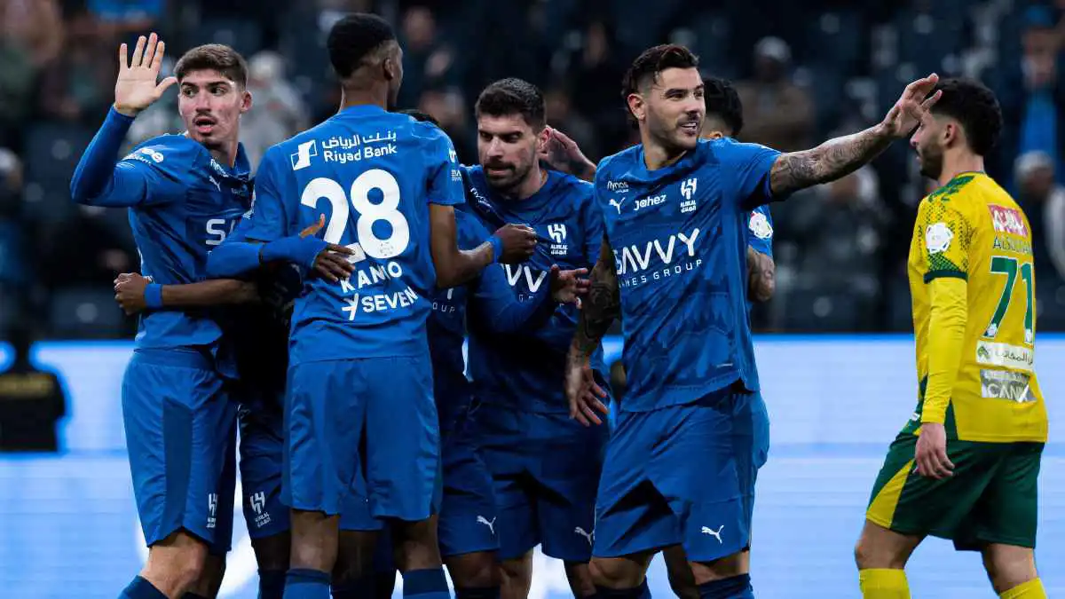 20 مليون جنيه إسترليني.. مانشستر يونايتد ينقض على نجم الهلال السعودي