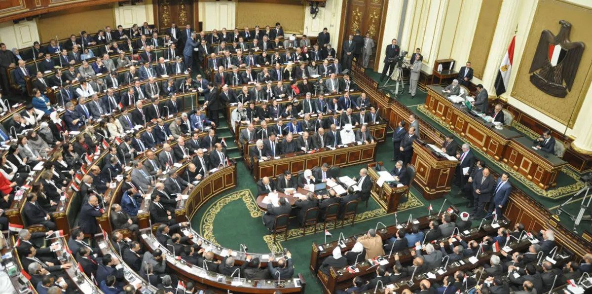 دعوات للاعتصام بميدان التحرير والإضراب حال إقرار البرلمان المصري اتفاقية "تيران وصنافير"