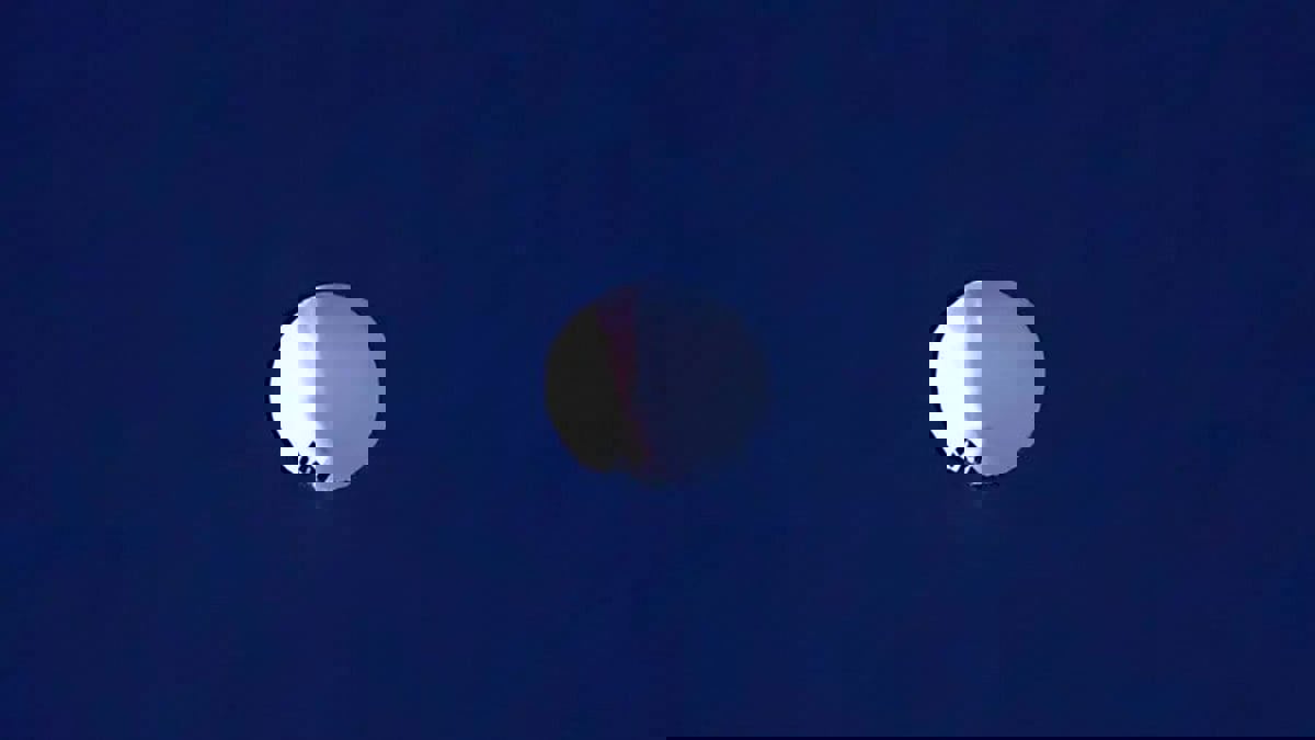 خبراء: تحليق منطاد صيني فوق أمريكا أسلوب تجسس جريء