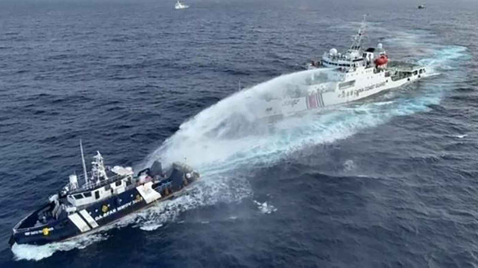 تعرض سفينة فلبينية لهجوم.. توتر في بحر الصين الجنوبي