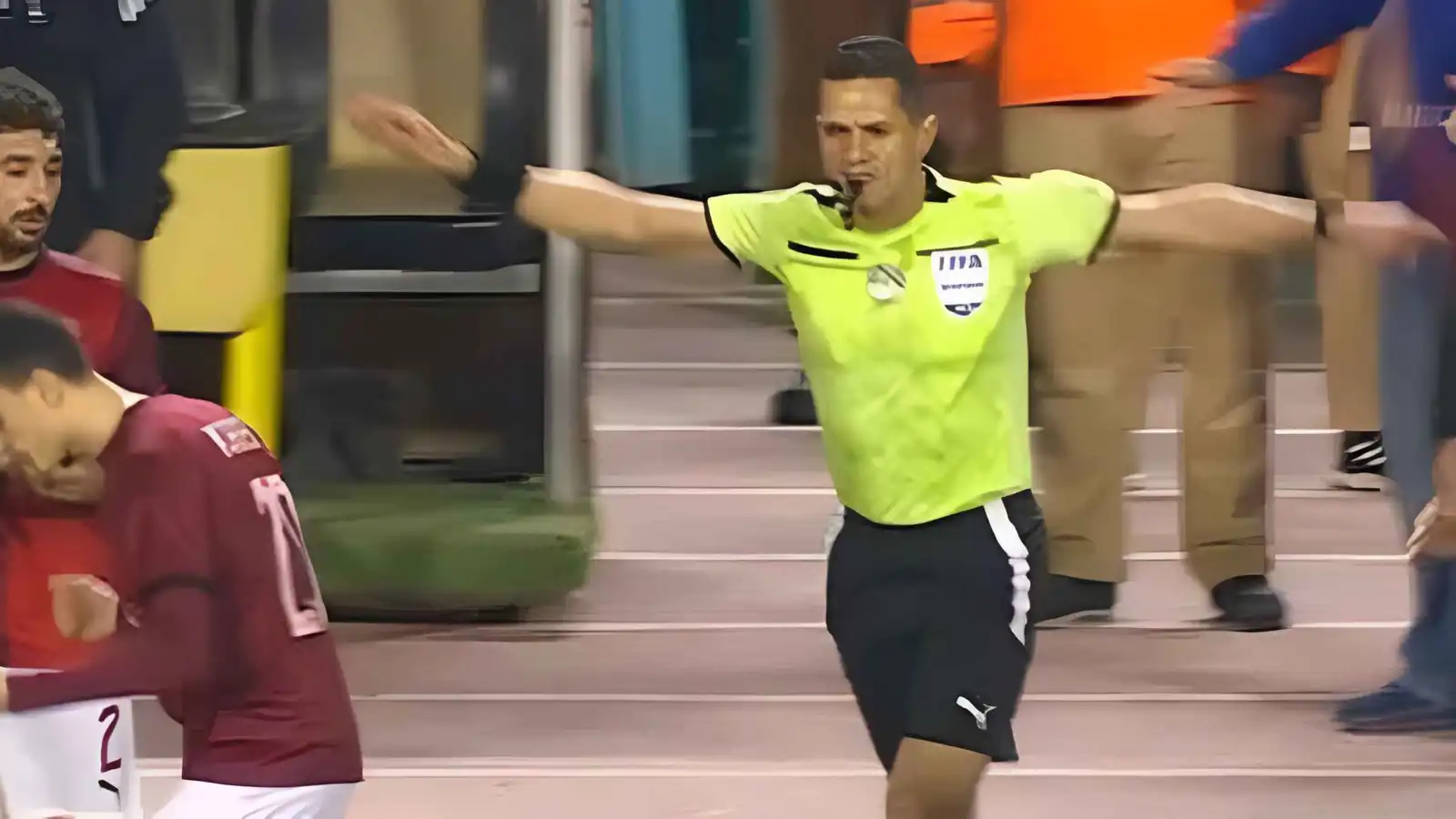 مفاجأة.. محمود البنا يحسم الجدل حول ضربة جزاء الأهلي غير المحتسبة ضد سيراميكا