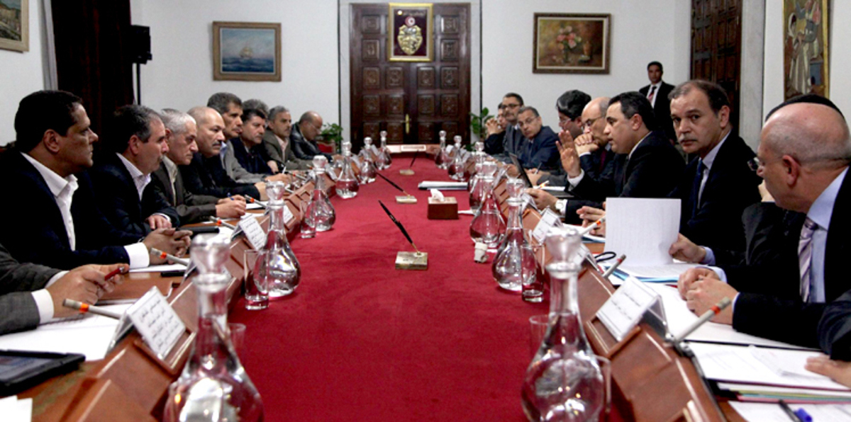 تونس تنفي ترشيح أي شخصية لرئاسة حكومة الوحدة الوطنية