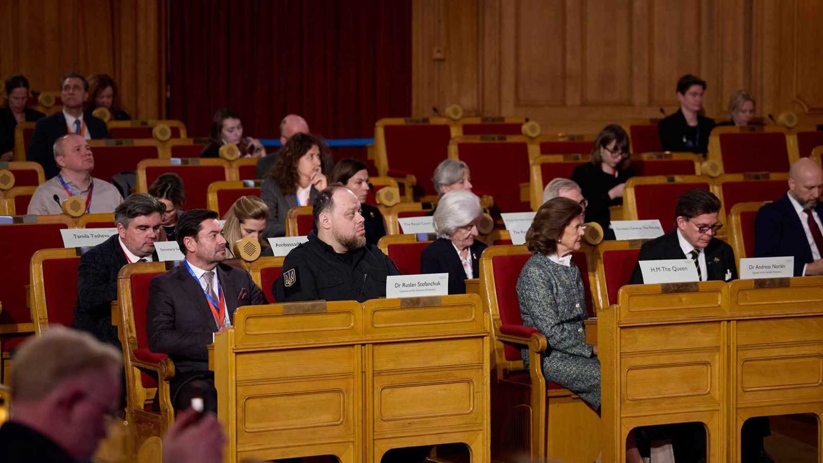 رئيس البرلمان الأوكراني يحدد الخطوط الحمراء للسلام مع روسيا