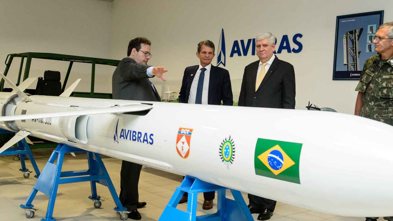 يستهوي اليمين المتطرف.. السلاح النووي "حلم" برازيلي مكبوت