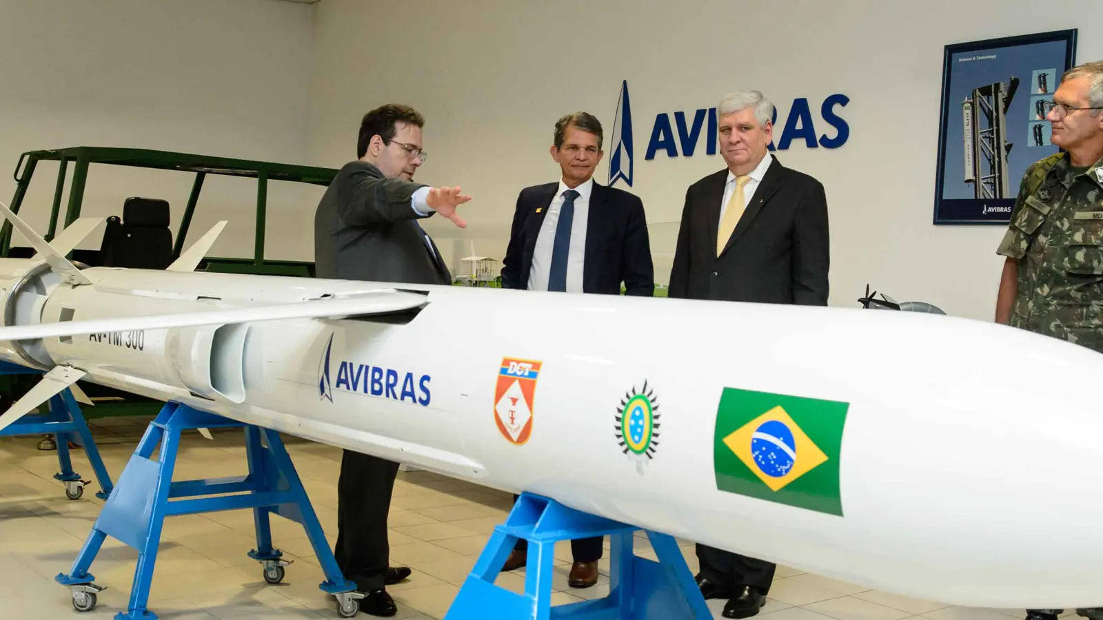 يستهوي اليمين المتطرف.. السلاح النووي "حلم" برازيلي مكبوت