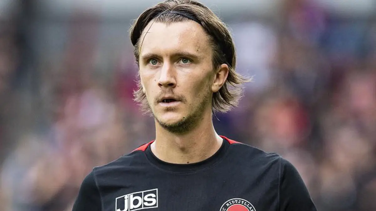 وضع السويدي أولسون على أجهزة التنفس الصناعي بعد فقدانه الوعي