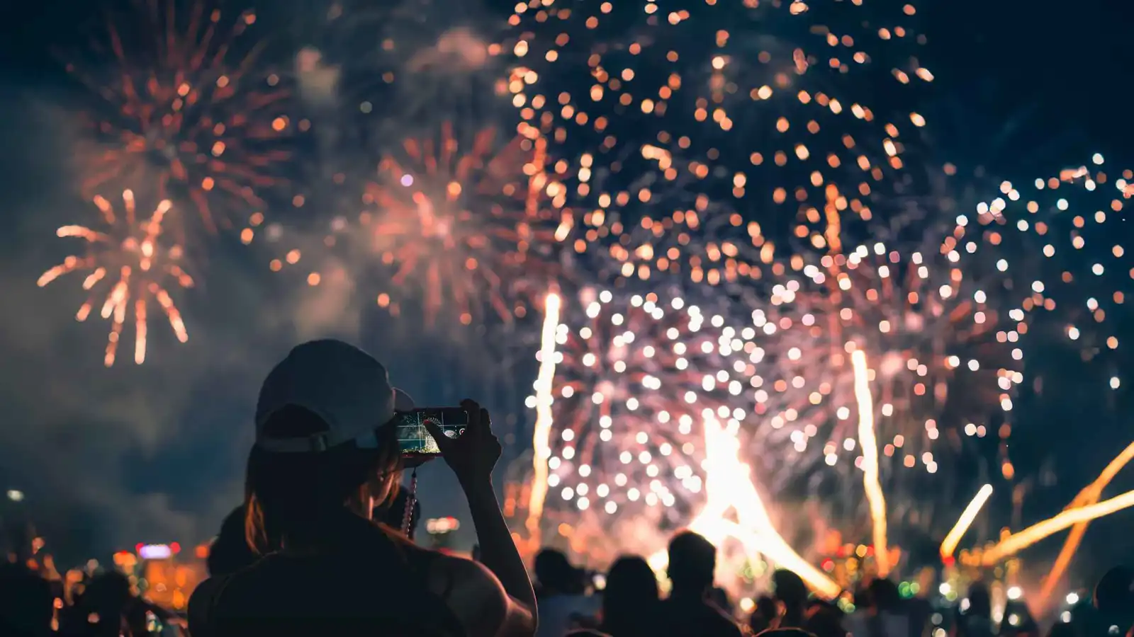 الألعاب النارية تتسبب بكارثة في موكب زفاف بدمشق (فيديو)