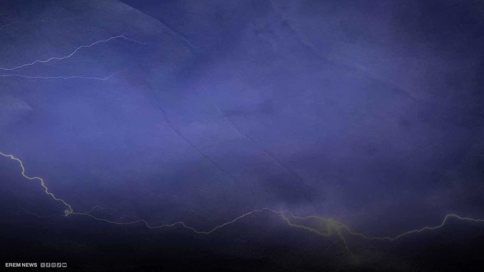 صاعقة خارقة تعبر 5 ولايات أمريكية وتُرعب العلماء