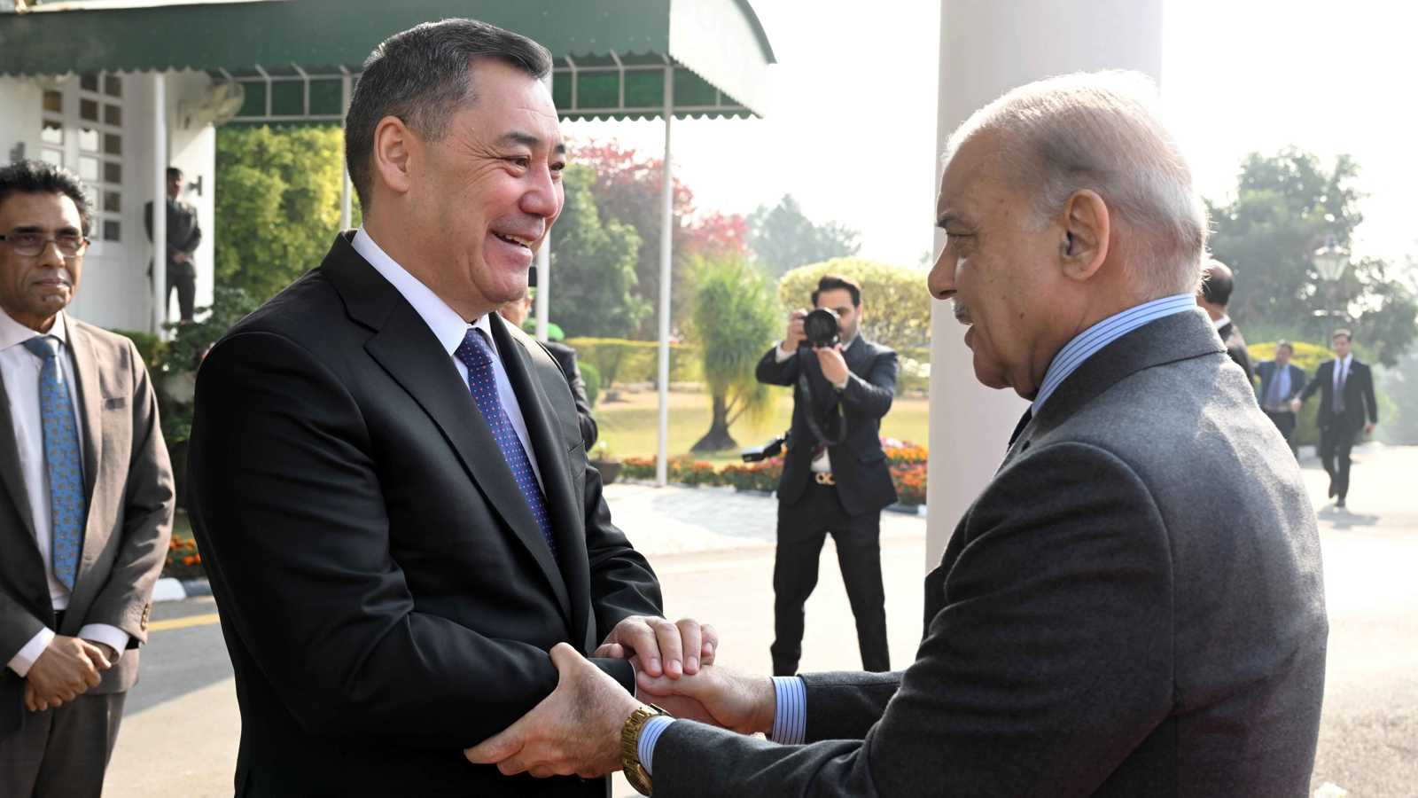 من الشك إلى الشراكة.. لماذا تعمق دول آسيا الوسطى علاقاتها مع باكستان؟