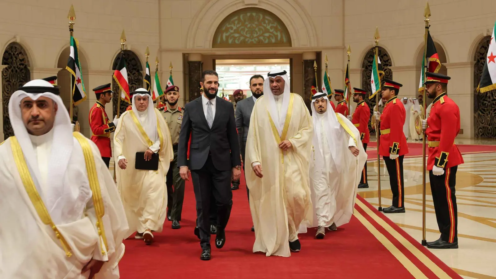 الرئيس السوري أحمد الشرع يصل إلى الكويت