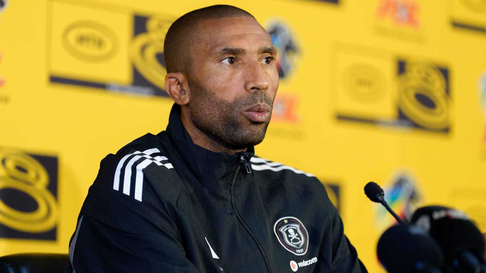 إصابات خطيرة للمغربي وادو مدرب أورلاندو بايرتس بعد حادث سير