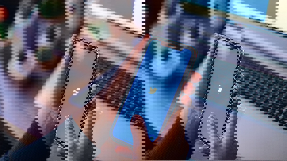 "تويتر" تلزم موظفيها بالعمل من المنزل بسبب "كورونا"