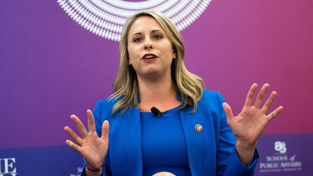 استقالة عضو في الكونغرس بعد اتهامها بإقامة علاقة حميمة مع أحد موظفيها‎