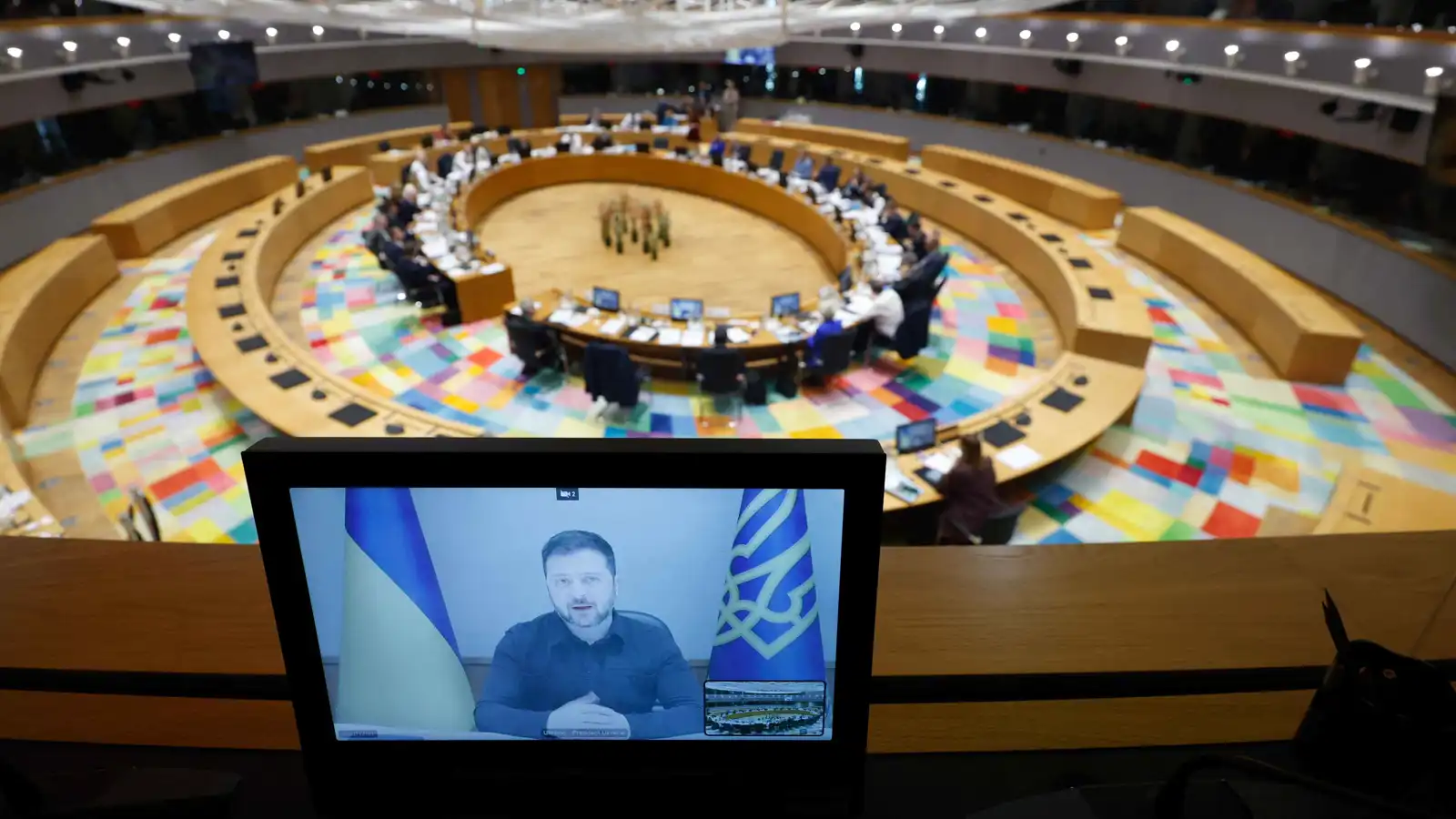 بعد رفع "فيتو" المجر.. قرض أوروبي بقيمة 90 مليار دولار لأوكرانيا