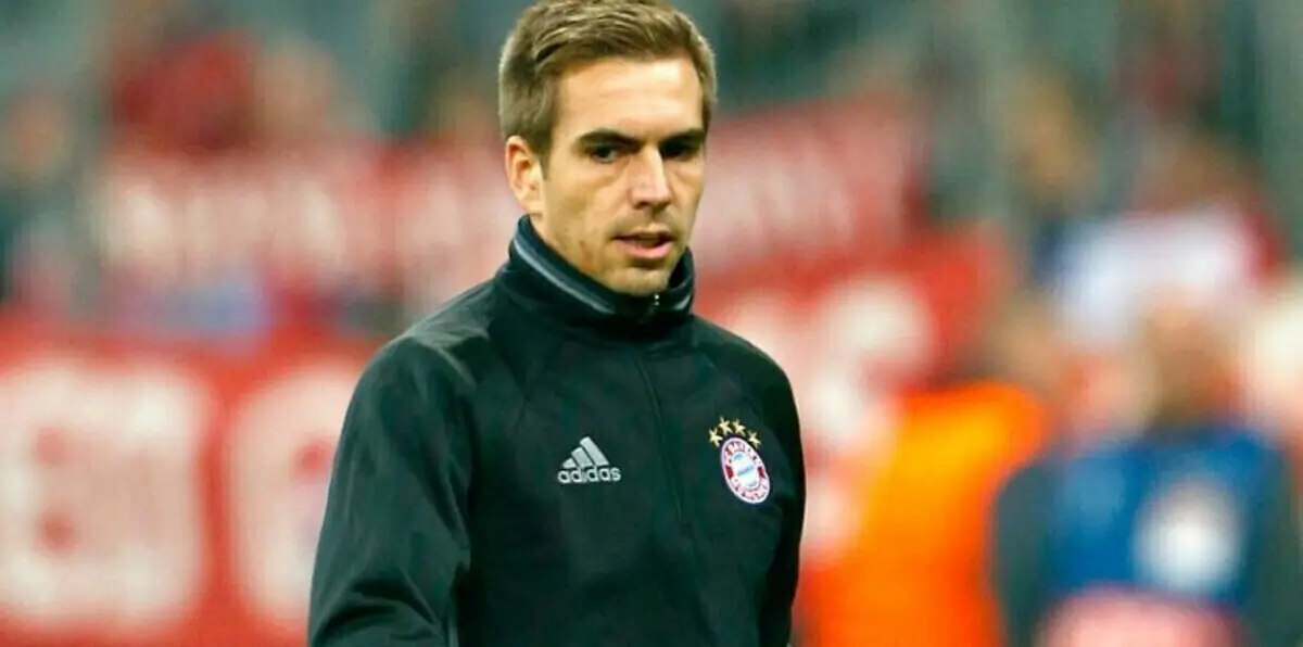 فيليب لام يقاضي شركة بسبب كذبة أبريل