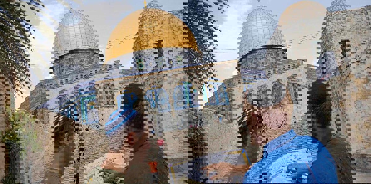 إمعانًا في تهويد القدس.. إسرائيل تشرع ببناء مجمع سياحي يطل على الأقصى (صور)