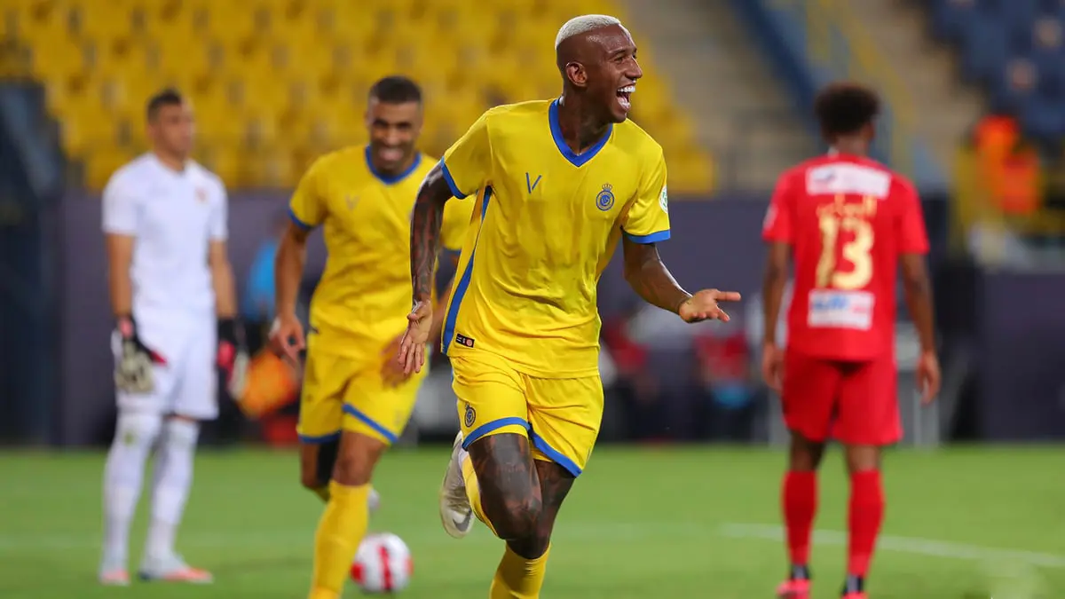 احتفال تاليسكا وأبوبكر بهدف النصر الرابع في شباك ضمك (فيديو)‎