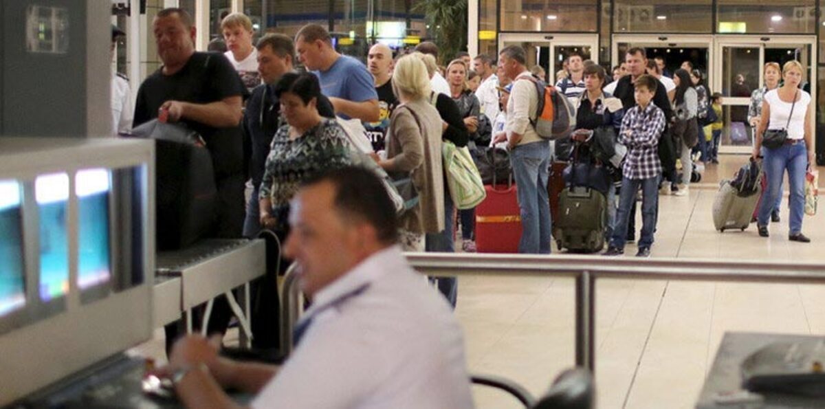 انخفاض حركة الملاحة واشغالات الفنادق بشرم الشيخ بعد كارثة الطائرة