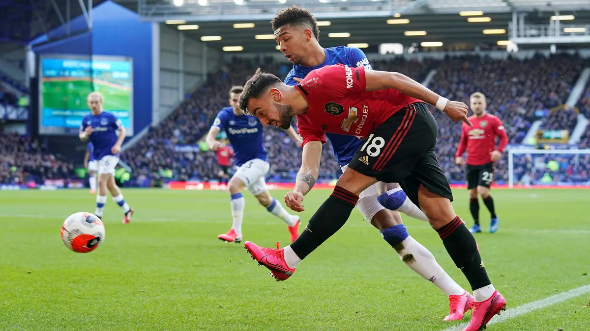 إيفرتون يجبر مانشستر يونايتد على التعادل وخسارة درامية لتوتنهام في الدوري الإنجليزي (فيديو)