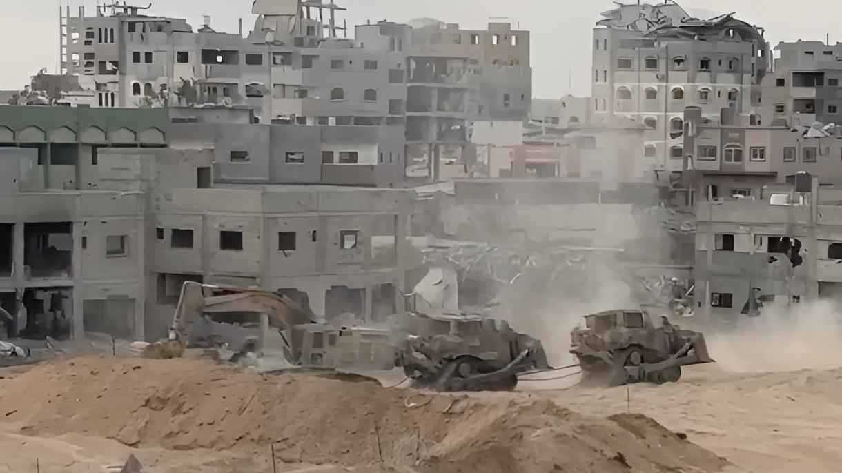 تنفيذاً لخطة ترامب.. الجيش الإسرائيلي ينسحب تدريجياً من غزة (فيديو إرم)