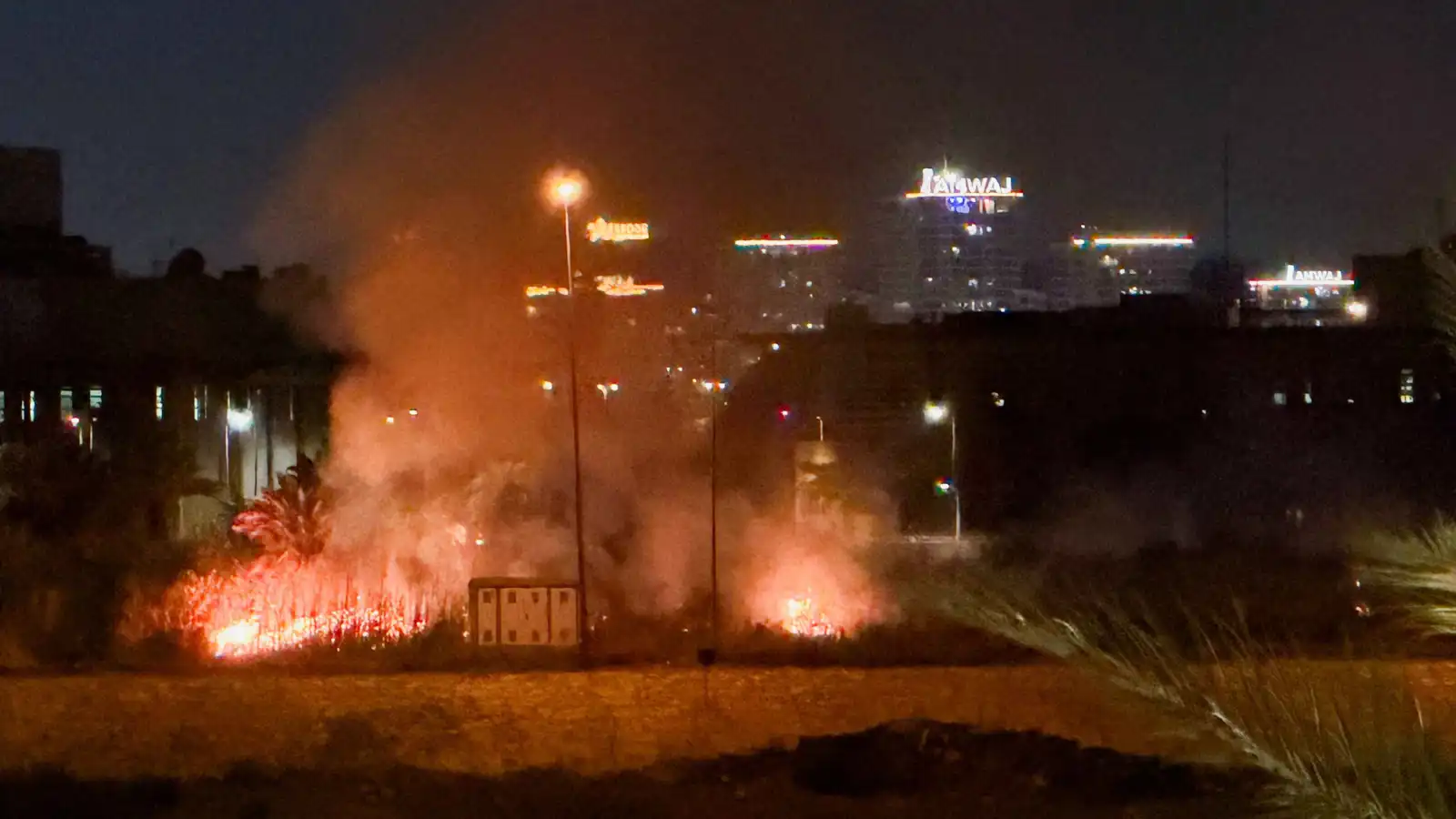 الدفاعات العراقية تتصدى لمسيّرتَين استهدفتا السفارة الأمريكية في بغداد