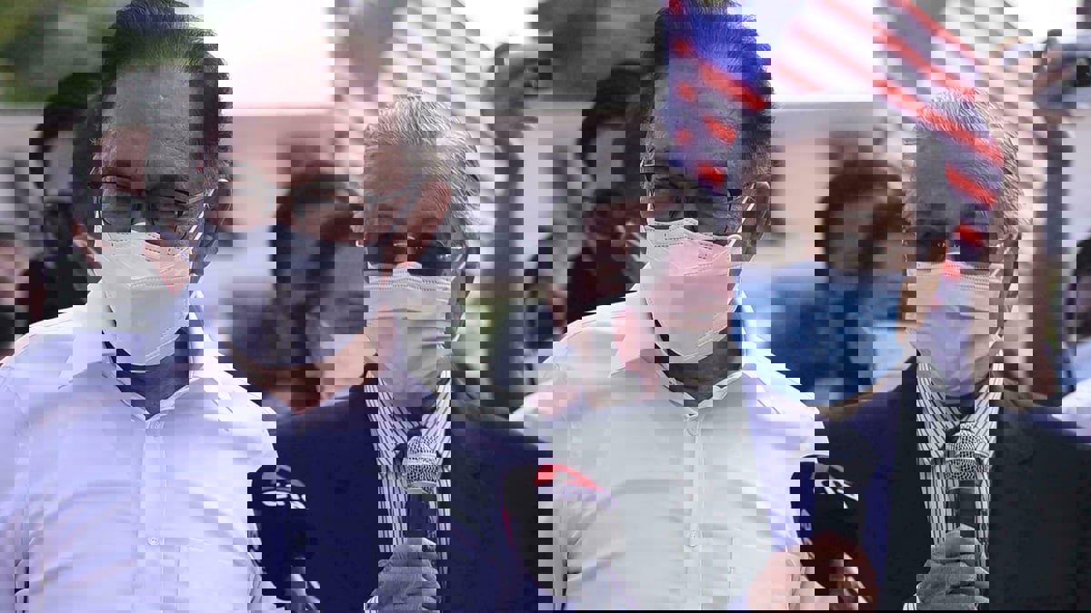 مهاتير محمد وأنور إبراهيم يتناسيان الأحقاد ويحتجان معا ضد رئيس وزراء ماليزيا‎