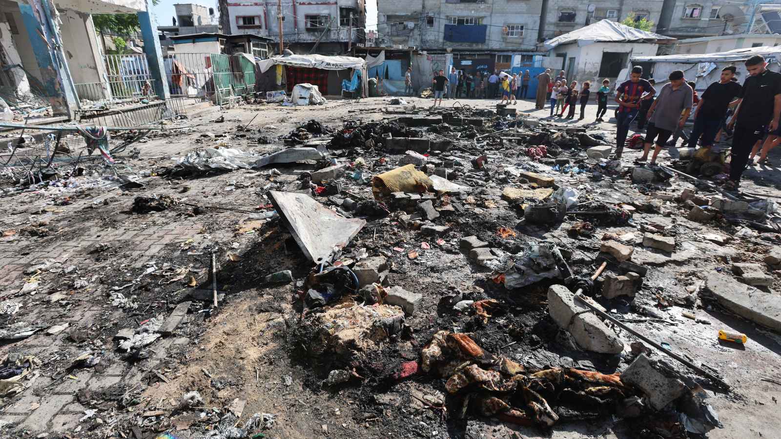 مقتل 6 أسرى فلسطينيين مُبعدين في غزة بقصف إسرائيلي