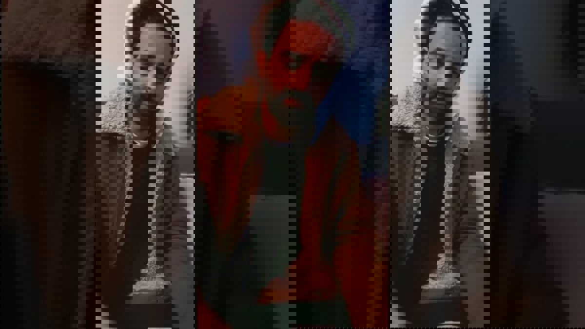 نشطاء سعوديون يردون على قعيد المجد بمقطع للمشهور سعود القحطاني