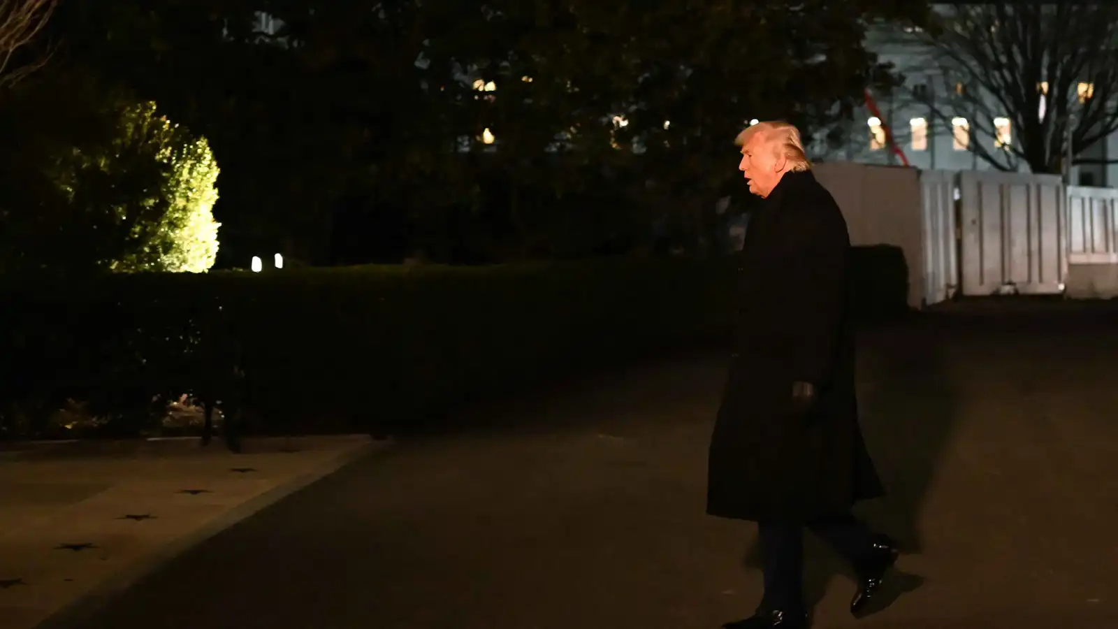 الدعوة لعزل ترامب.. بين الضجيج الإعلامي والواقع الدستوري الصلب