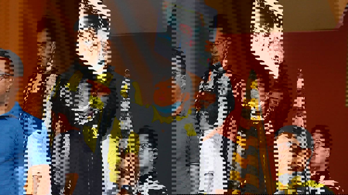 جمهور الاتحاد يقتحم ملعب الجوهرة قبل مباراة الحزم (فيديو)