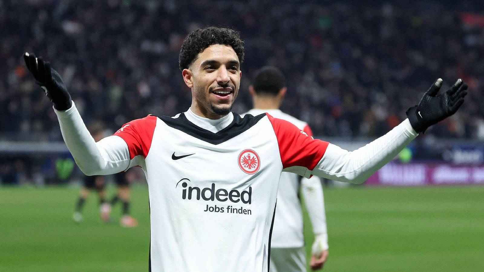 ما سر تأخر إعلان انضمام عمر مرموش إلى مانشستر سيتي؟