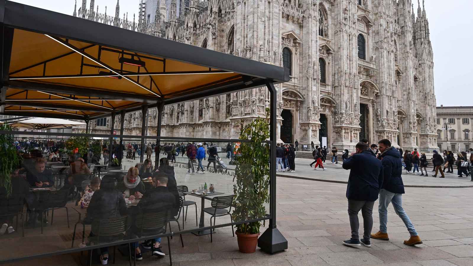 إيطاليا.. علامات تجارية بارزة تواجه اتهامات باستغلال العمال المهاجرين