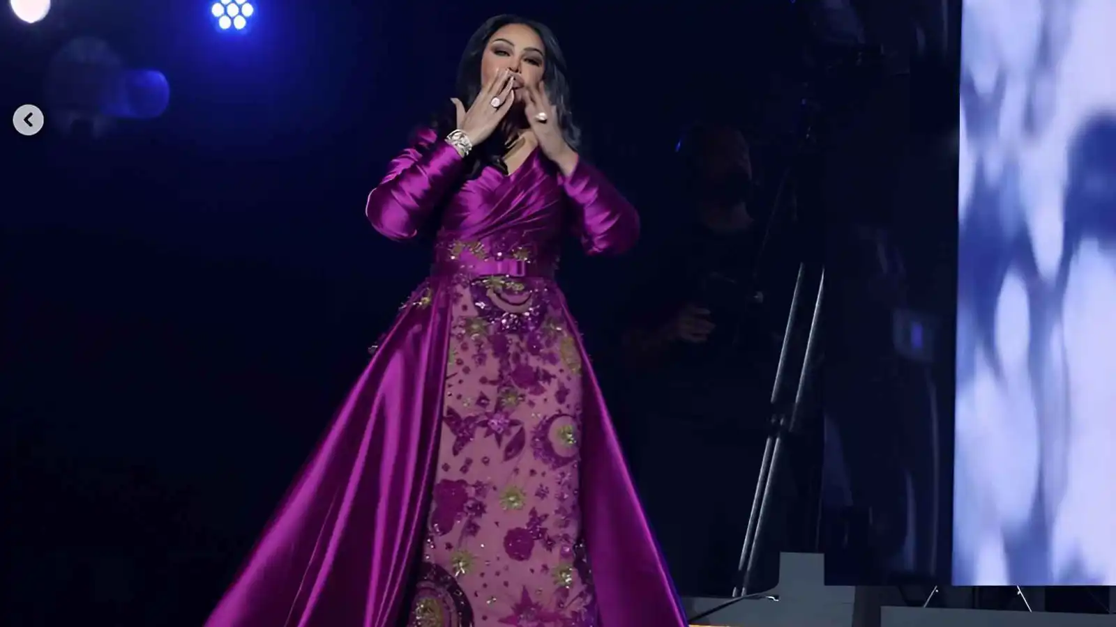 بعد رسالة نجله محمد.. أحلام الشامسي تدعم فضل شاكر (فيديو)