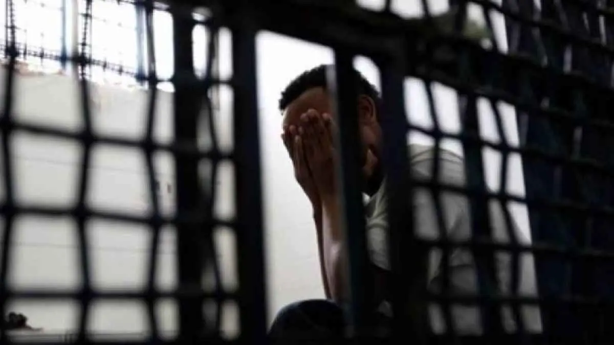 "اتهامات بالتعذيب".. غضب واسع بعد مقتل مهندس عراقي في السجن