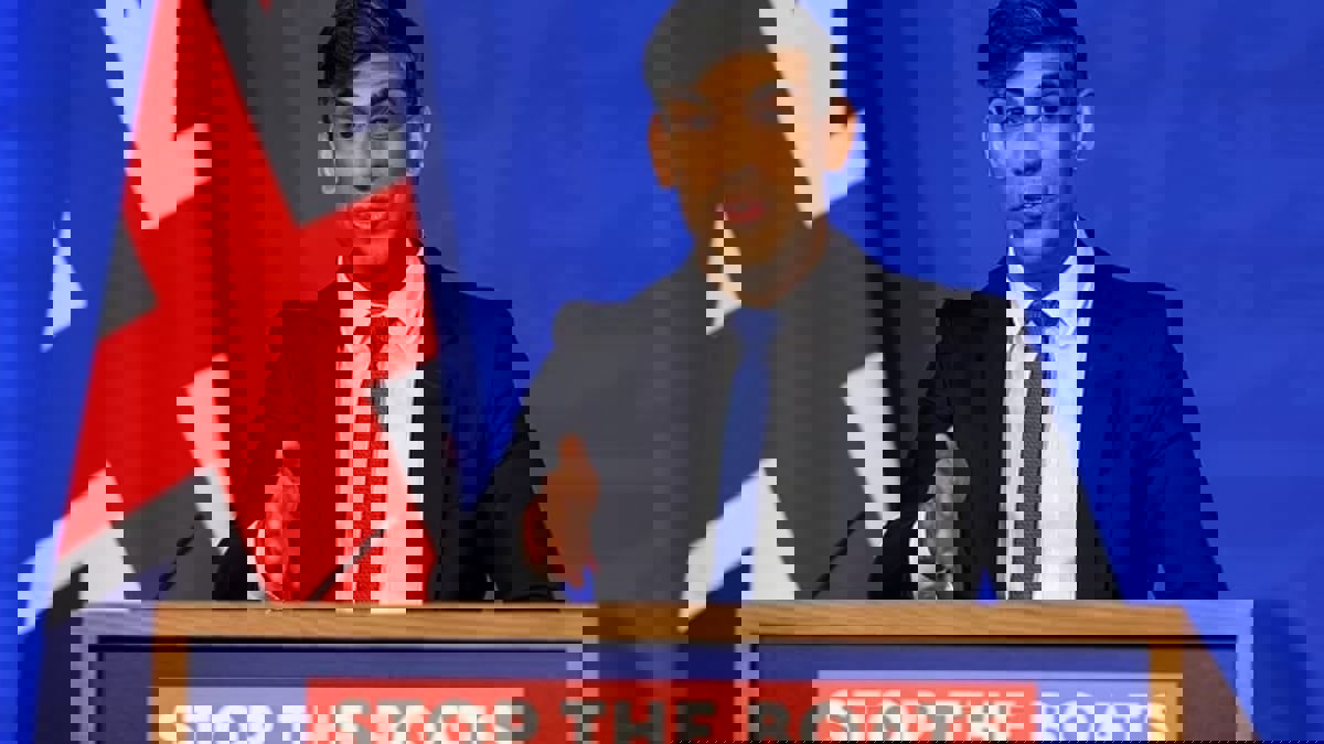 ديلي ميل: أوروبا تتطلع لتقليد سوناك بترحيل المهاجرين إلى "دولة ثالثة آمنة"