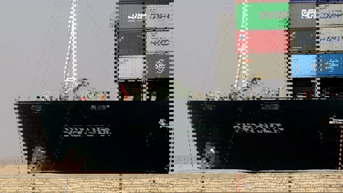 هيئة قناة السويس تعلن التوصل إلى تسوية نهائية بشأن سفينة "إيفر غيفن"