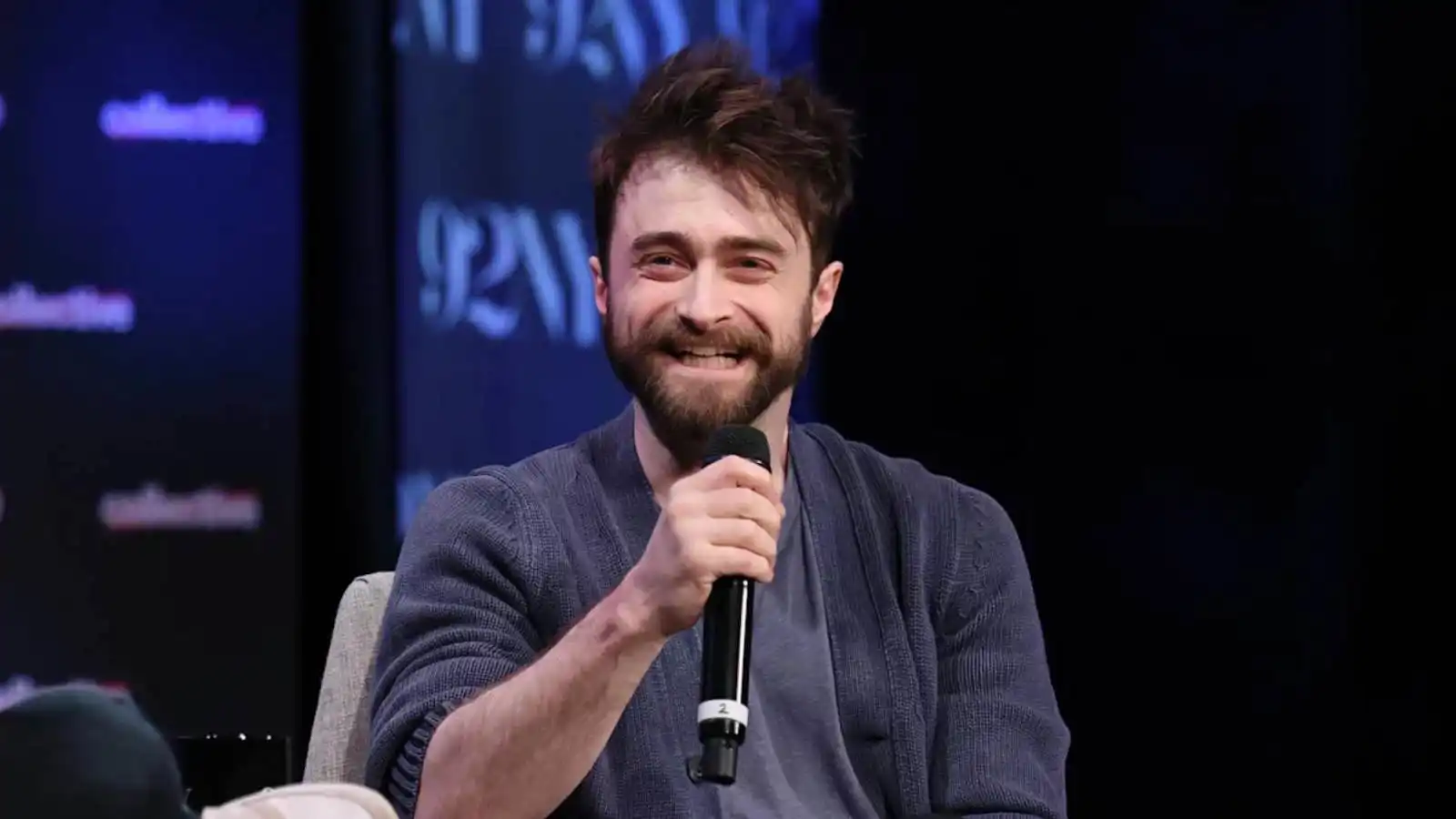 دانيال رادكليف يُفاجئ الجمهور بترتيب سلسلة أفلام "هاري بوتر"