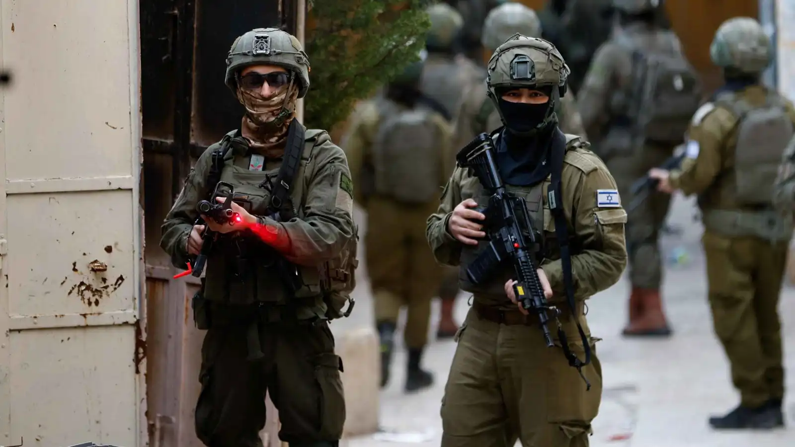 عسكرة واستيطان وحرمان اقتصادي.. "ضغط ثلاثي" يهدد بانفجار الضفة الغربية