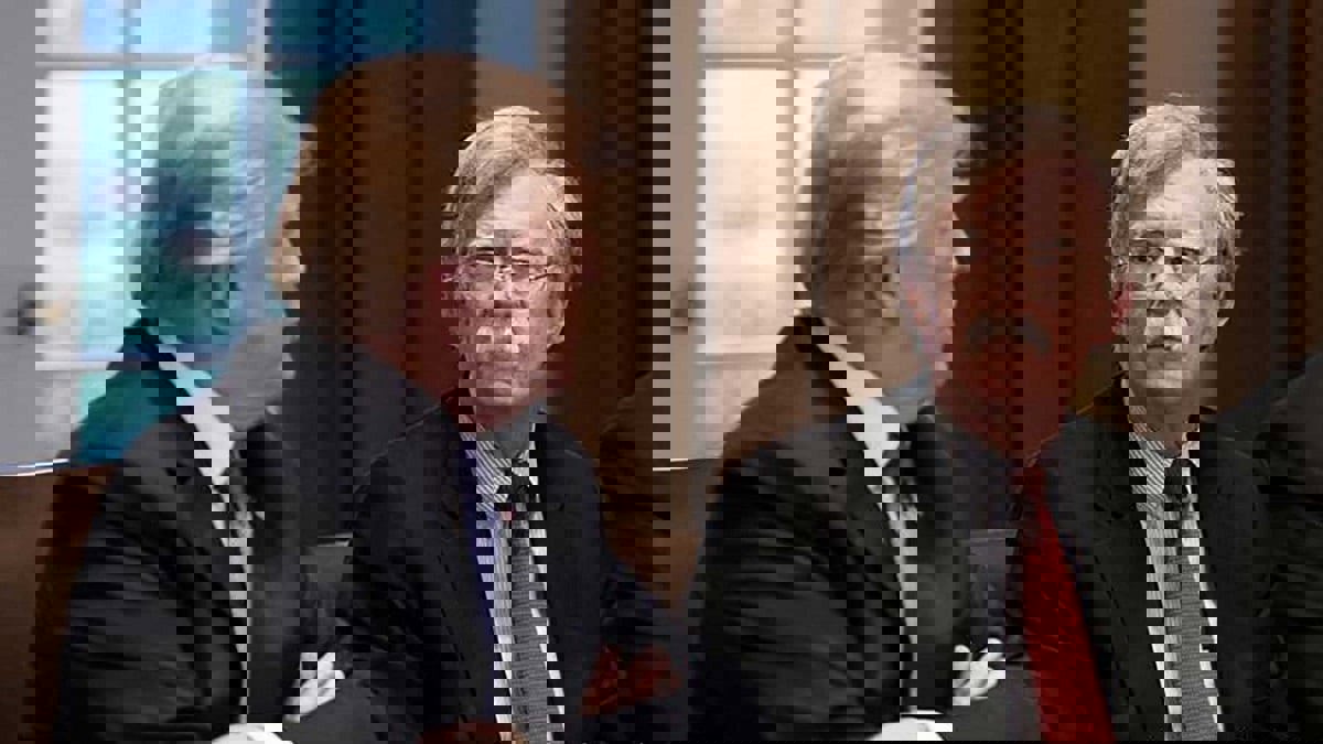 ترامب يعتبر كتاب مستشاره السابق جون بولتون "خيالا بحتا"