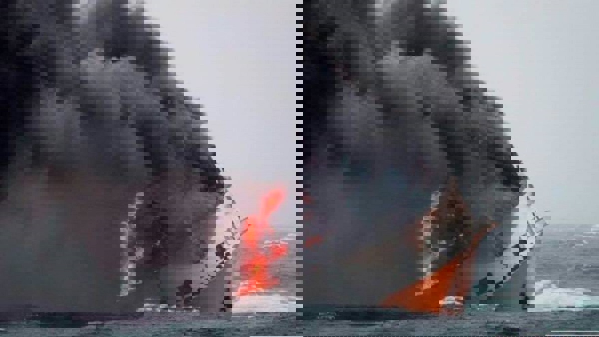 تقارير: العثور على 25 جثة بعد حريق في سفينة بكاليفورنيا