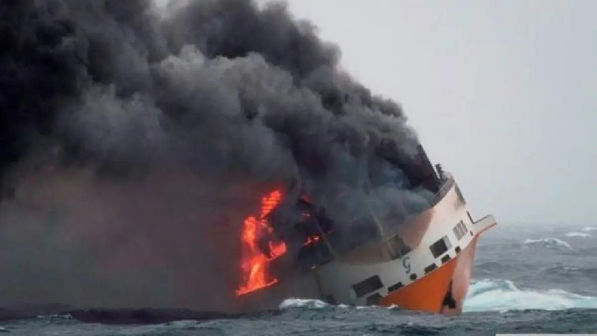 تقارير: العثور على 25 جثة بعد حريق في سفينة بكاليفورنيا