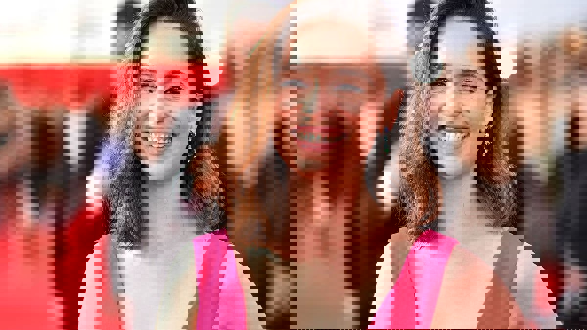 إميليا كلارك بطلة "صراع العروش": السكتة الدماغية ساعدتني على محاربة "كورونا"