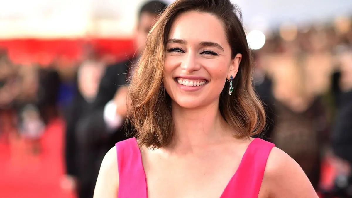 إميليا كلارك بطلة "صراع العروش": السكتة الدماغية ساعدتني على محاربة "كورونا"