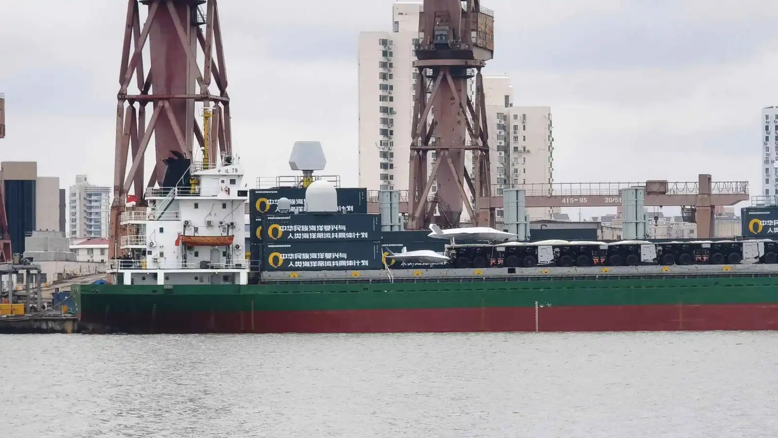 حرب الحاويات.. كيف تخفي الصين حاملات طائراتها بين السفن التجارية