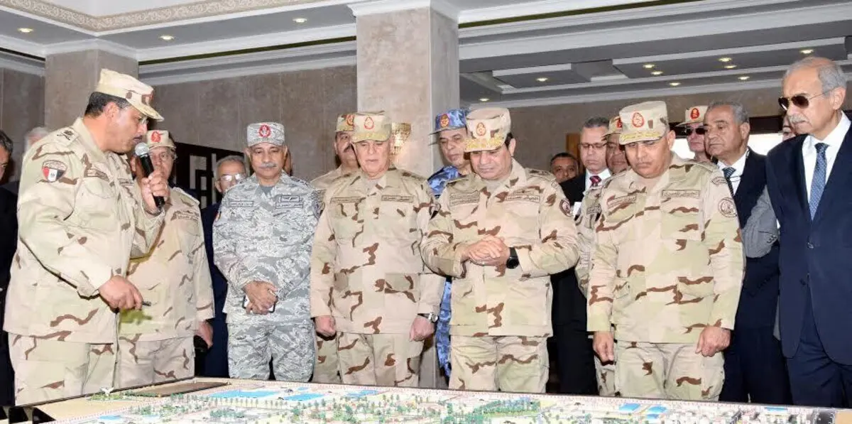 بزي عسكري.. السيسي يفتتح مقر قيادة عسكرية لمكافحة الإرهاب
